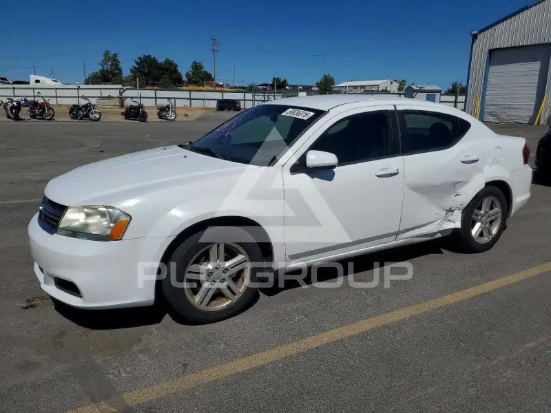 2013 Dodge AVENGER photo