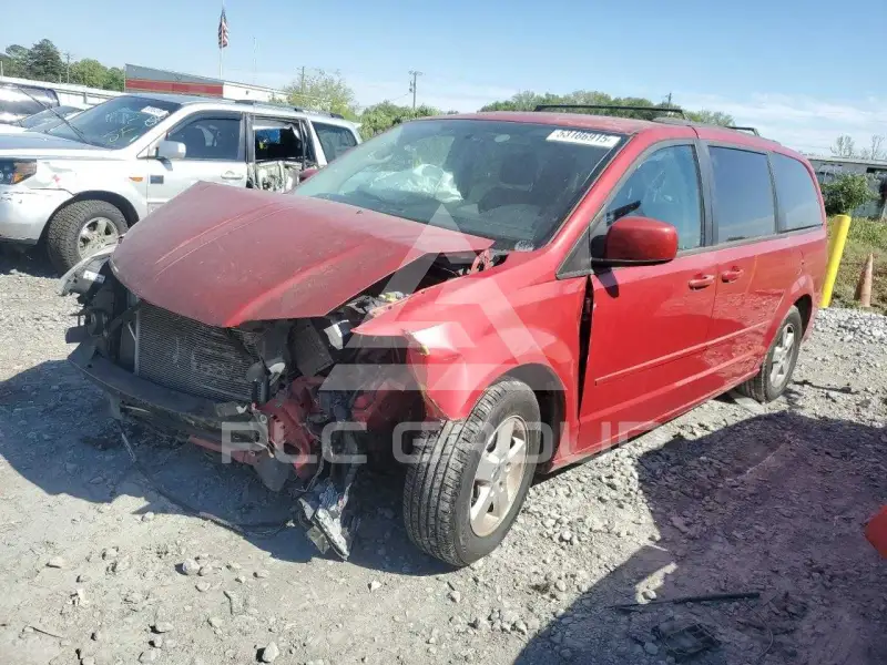2013 Dodge CARAVAN фото