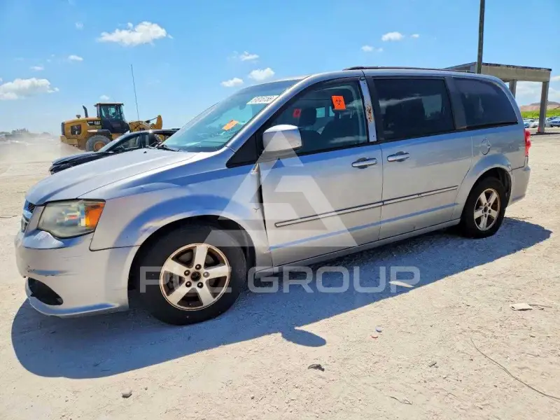2013 Dodge CARAVAN фото