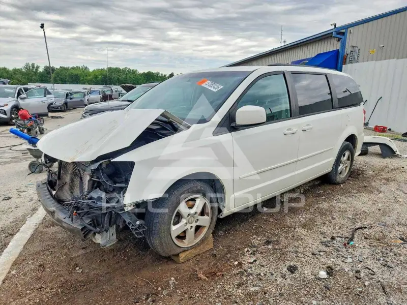 2013 Dodge CARAVAN фото