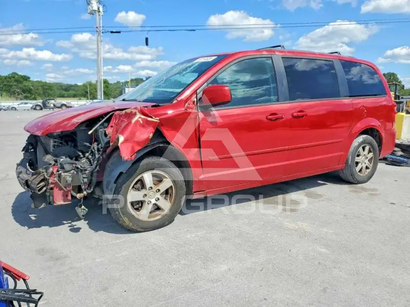2013 Dodge CARAVAN фото