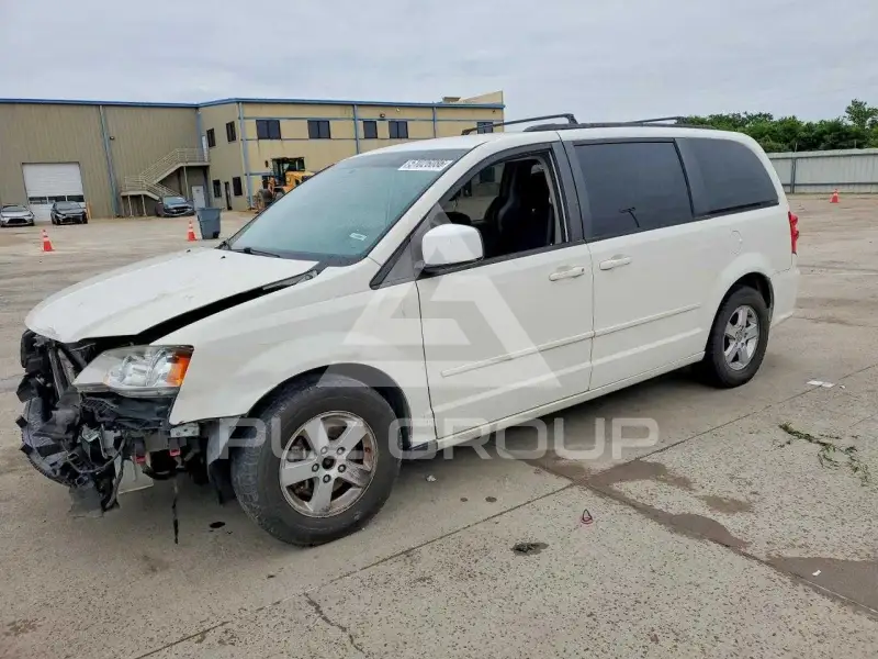 2013 Dodge CARAVAN фото