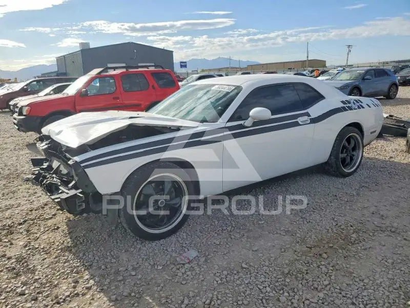 2013 Dodge CHALLENGER photo