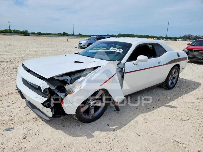 2013 Dodge CHALLENGER photo