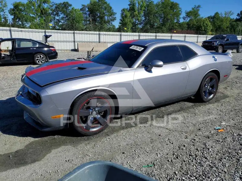 2013 Dodge CHALLENGER фото
