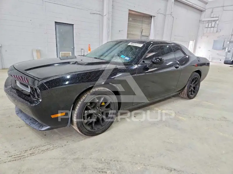 2013 Dodge CHALLENGER photo