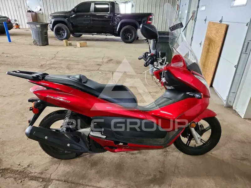 2013 Honda PCX фото