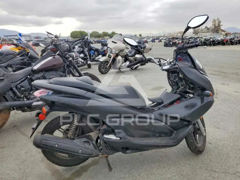 2013 Honda PCX фото