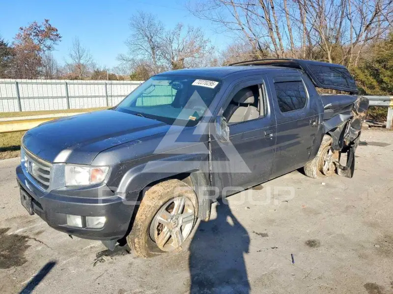 2013 Honda RIDGELINE photo