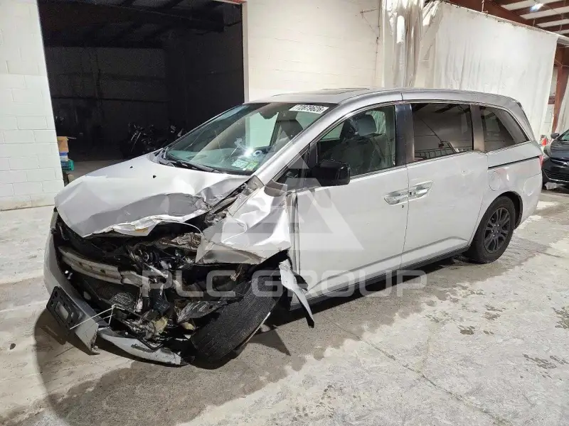2013 Honda ODYSSEY фото