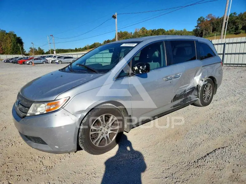 2013 Honda ODYSSEY photo