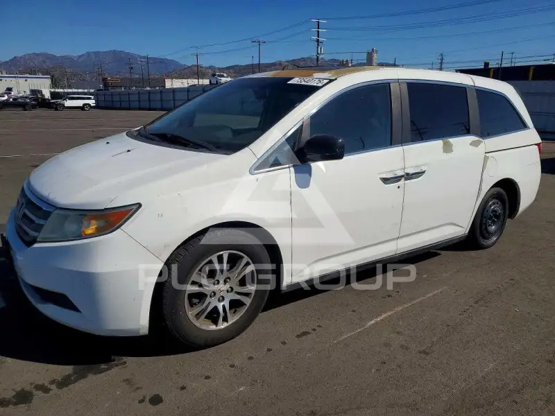 2013 Honda ODYSSEY фото