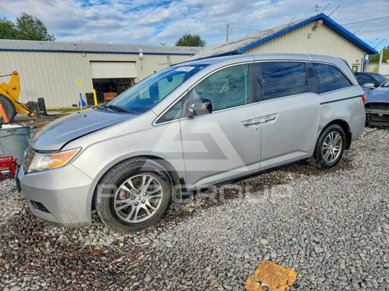 2013 Honda ODYSSEY photo