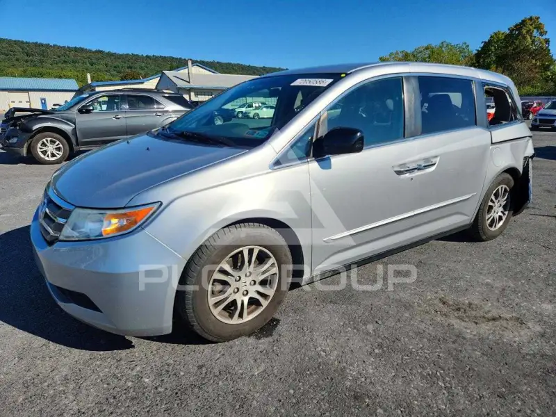 2013 Honda ODYSSEY фото