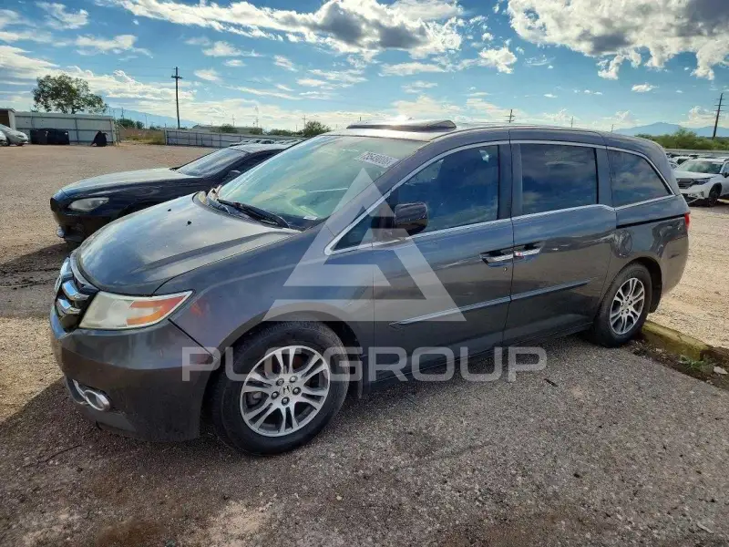 2013 Honda ODYSSEY photo