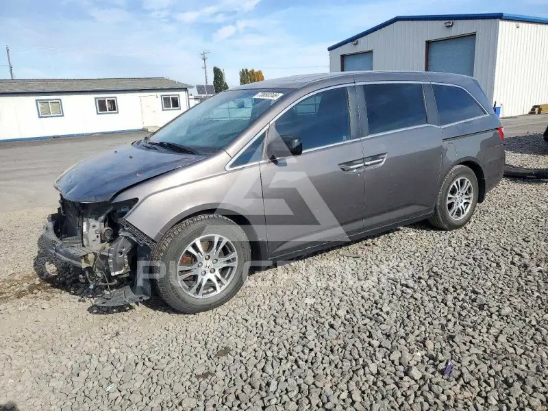 2013 Honda ODYSSEY photo