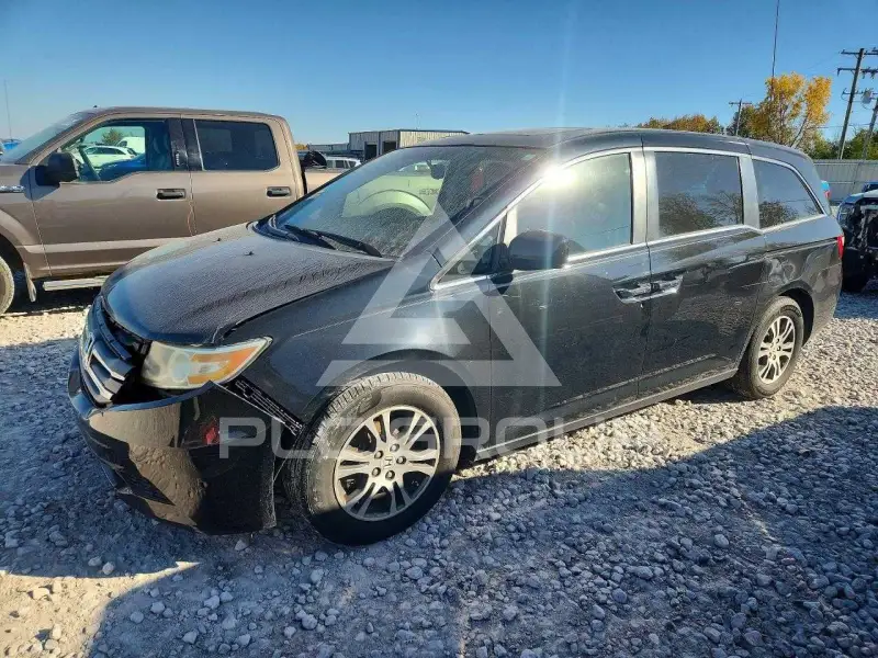 2013 Honda ODYSSEY фото