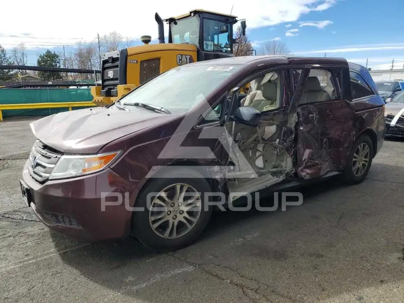 2013 Honda ODYSSEY фото