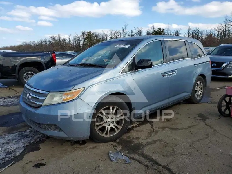 2013 Honda ODYSSEY фото