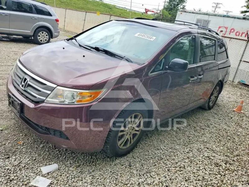 2013 Honda ODYSSEY фото