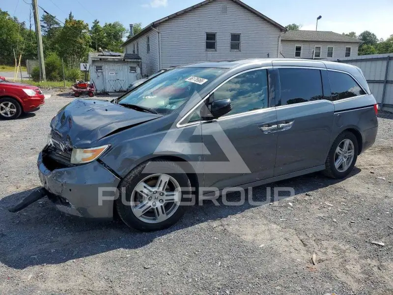 2013 Honda ODYSSEY фото