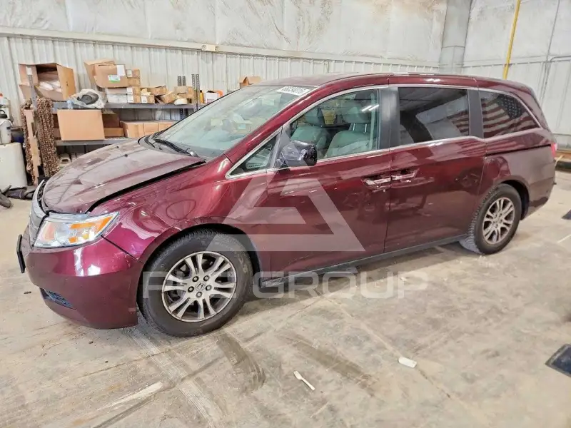 2013 Honda ODYSSEY фото