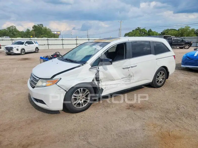 2013 Honda ODYSSEY фото