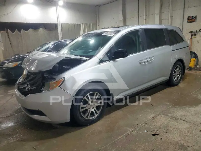 2013 Honda ODYSSEY фото