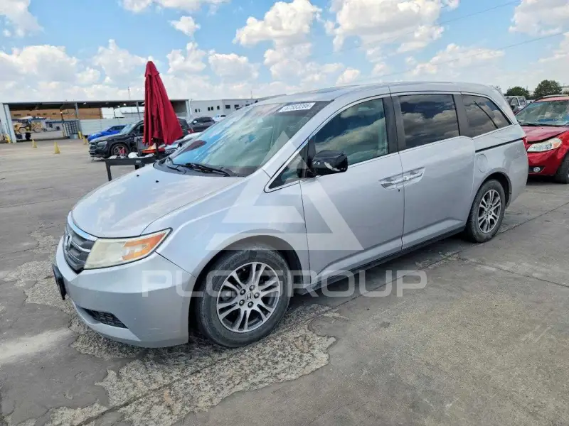 2013 Honda ODYSSEY photo