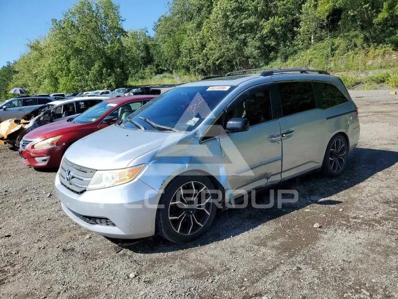 2013 Honda ODYSSEY фото