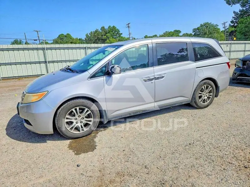 2013 Honda ODYSSEY фото