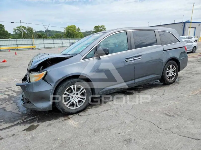 2013 Honda ODYSSEY фото