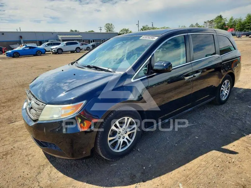 2013 Honda ODYSSEY фото