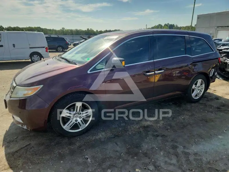 2013 Honda ODYSSEY photo