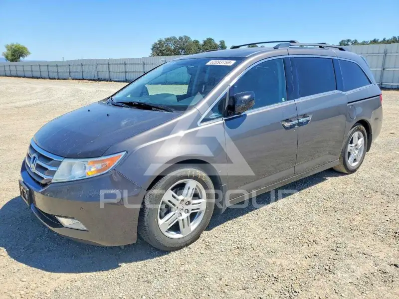 2013 Honda ODYSSEY фото