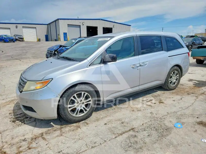 2013 Honda ODYSSEY photo
