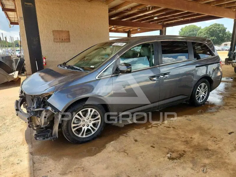 2013 Honda ODYSSEY фото