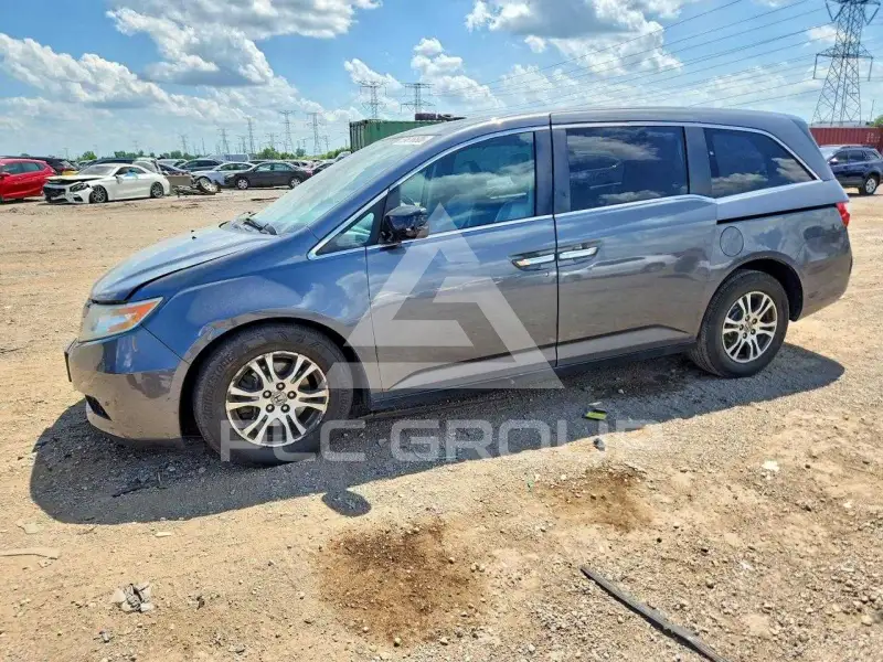 2013 Honda ODYSSEY фото