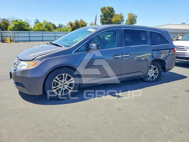2013 Honda ODYSSEY photo