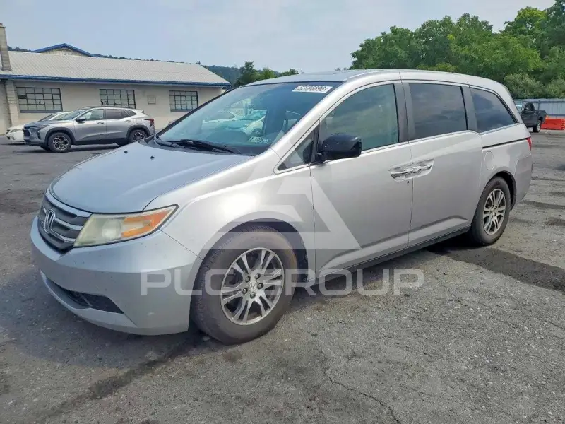2013 Honda ODYSSEY photo