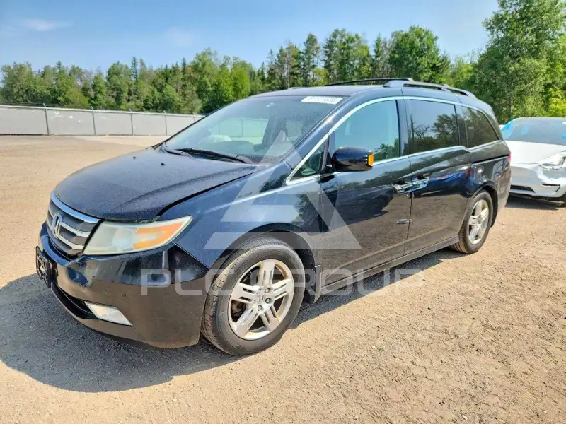 2013 Honda ODYSSEY фото