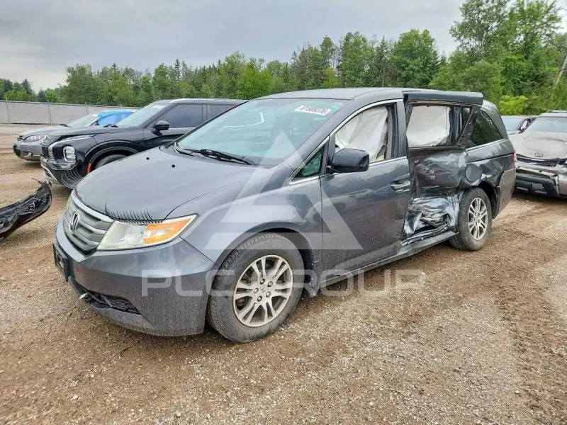 2013 Honda ODYSSEY фото
