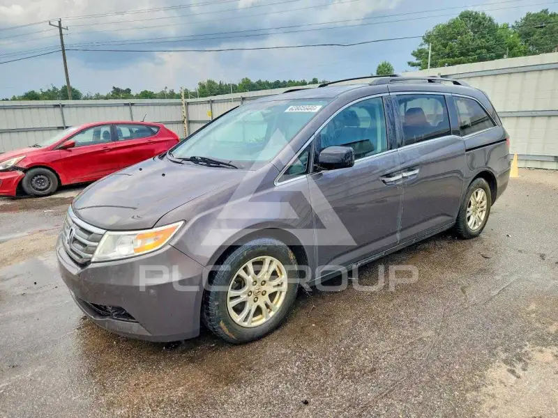 2013 Honda ODYSSEY фото