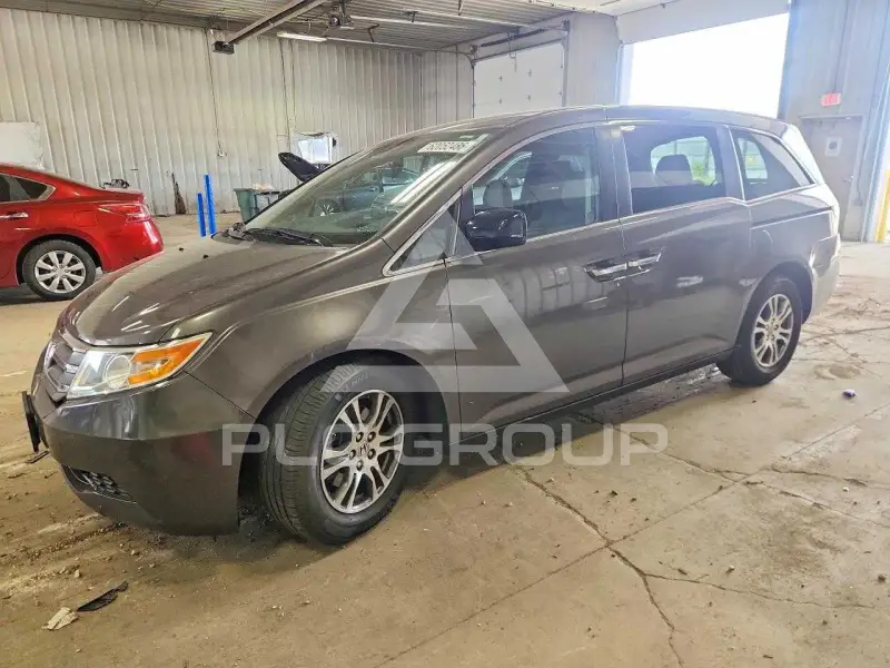2013 Honda ODYSSEY фото