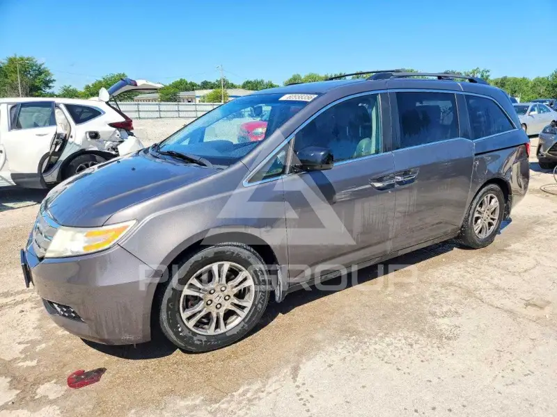 2013 Honda ODYSSEY photo