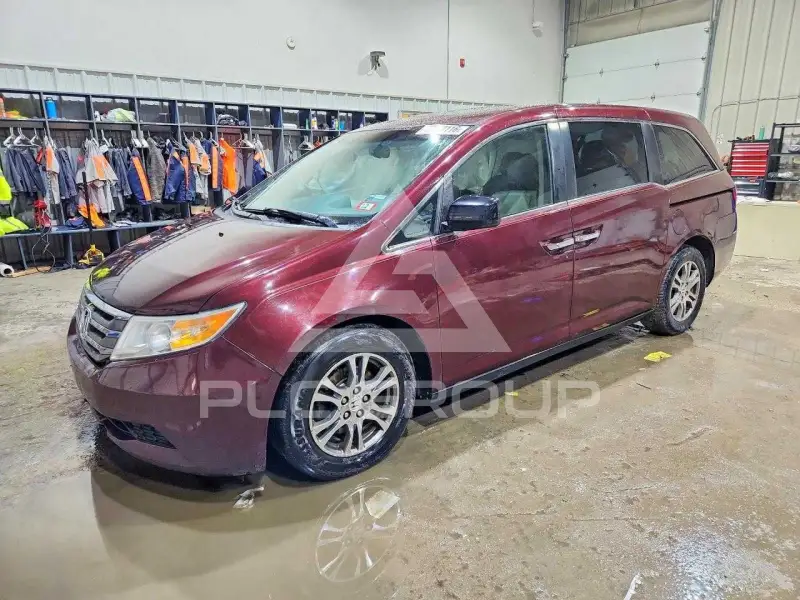 2013 Honda ODYSSEY фото