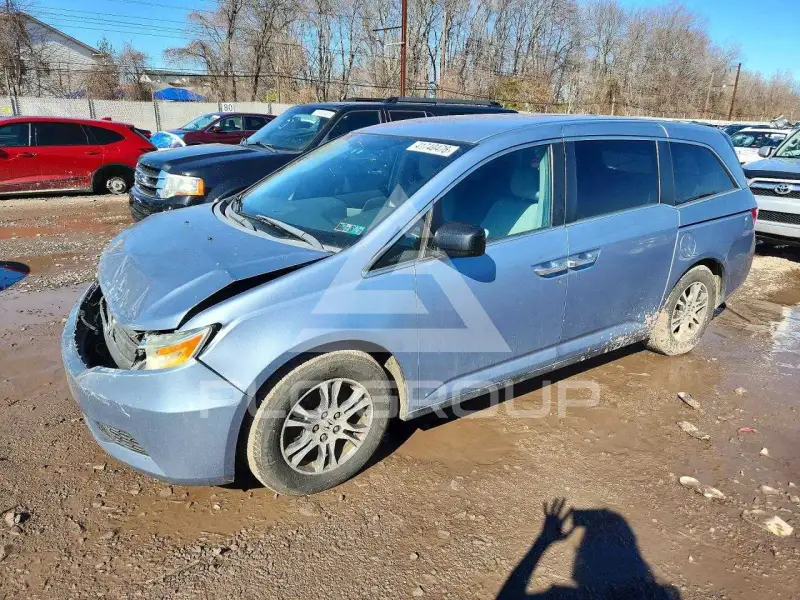 2013 Honda ODYSSEY photo