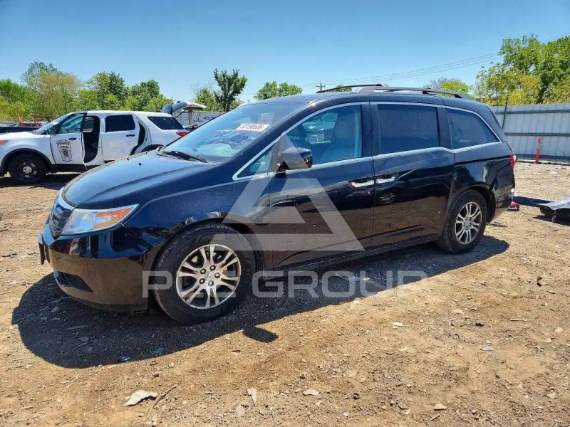 2013 Honda ODYSSEY фото