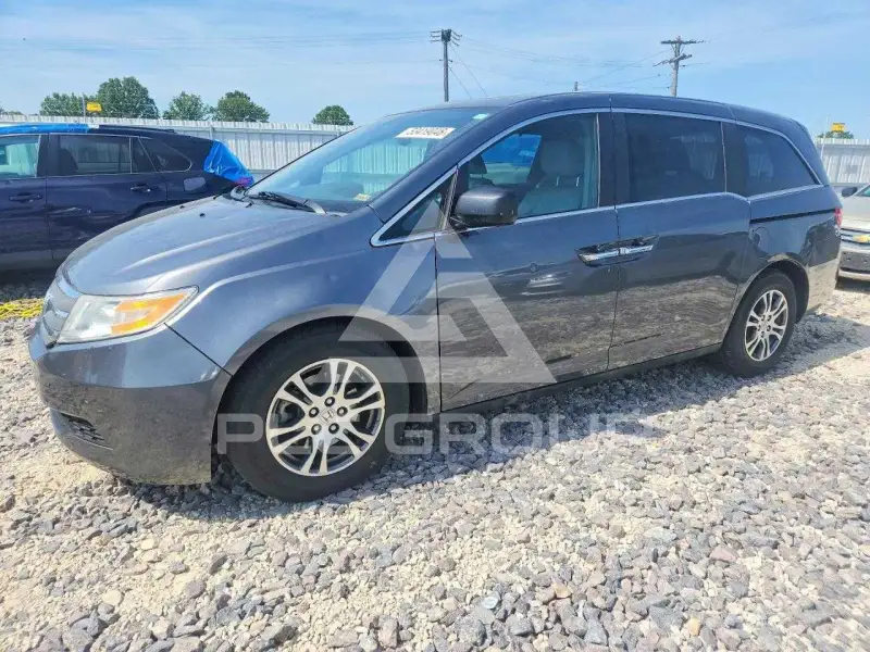 2013 Honda ODYSSEY фото
