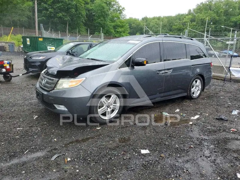 2013 Honda ODYSSEY фото